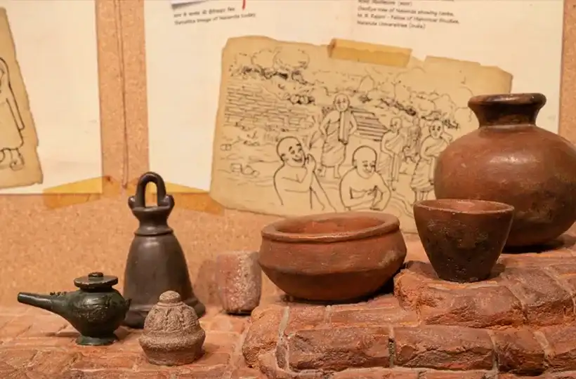 Replicas of terracotta utensils of Nalanda Mahavihara